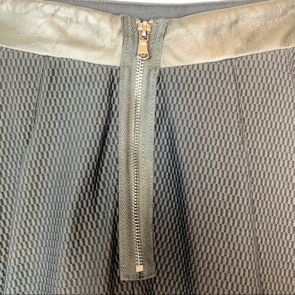 Lapina By David Helwani | Pleated Black Skirt - Picture 5 of 7